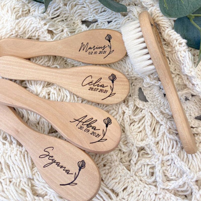 Personalized wooden baby hairbrush - Birth gift idea - Customizable soft bristle brush with first name - Baptism gift