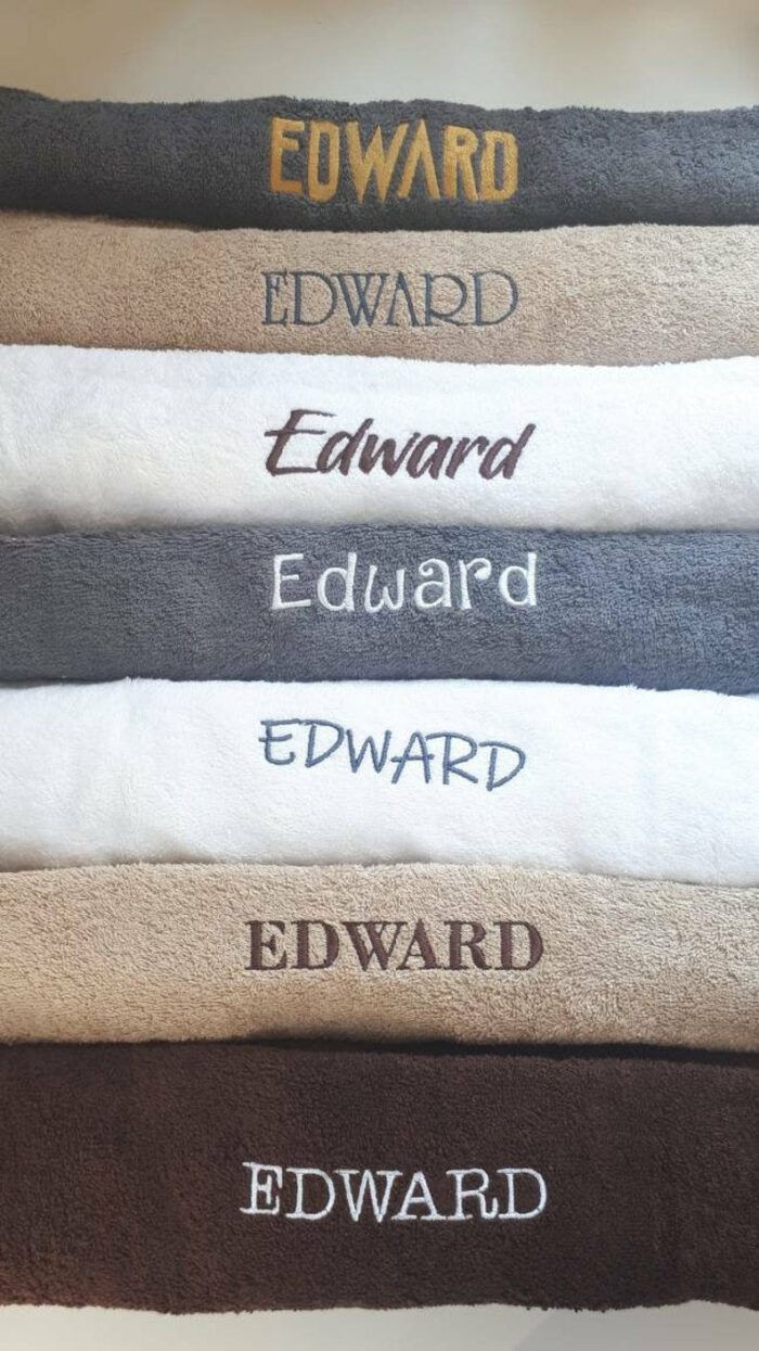 Personalized gift Embroidered towel / Monogrammed Wedding Gift / Baby Shower Gift